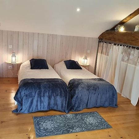 Gite Spacieux - 3 Chambres - Calme Et Charmant Cubnezais エクステリア 写真