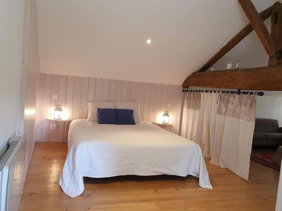 Gite Spacieux - 3 Chambres - Calme Et Charmant Cubnezais エクステリア 写真